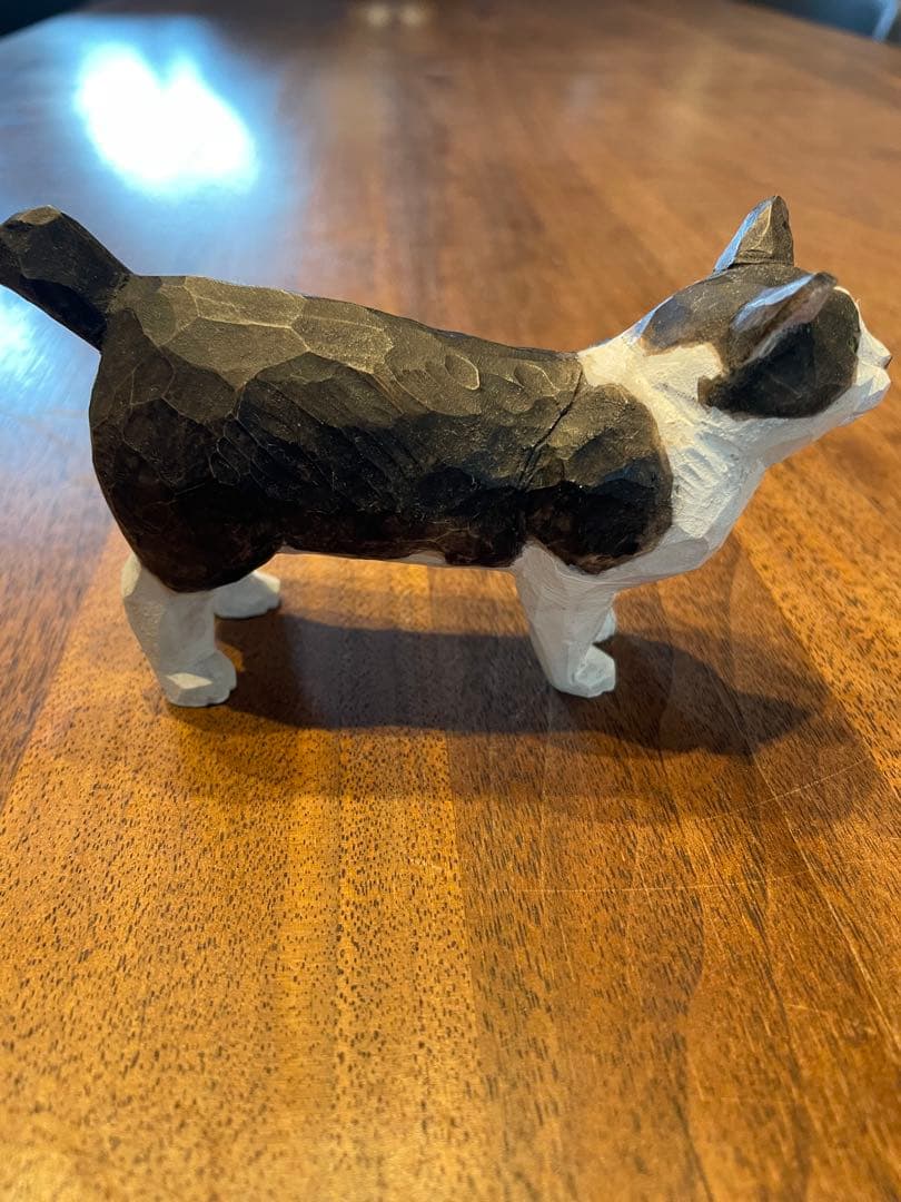 バンナイリョウジ　木彫猫　ブチ