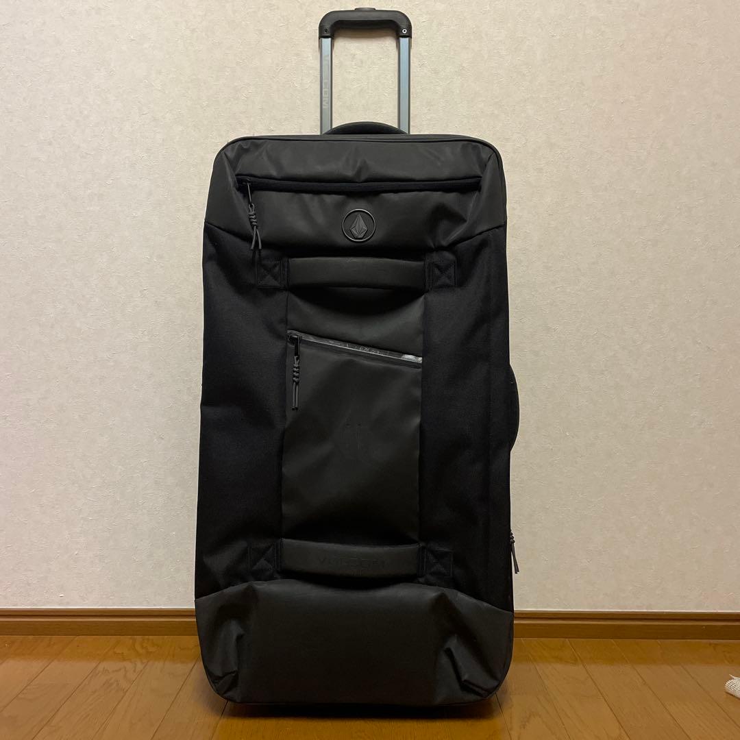 VOLCOM キャリーケース　GLOBETROTTER LUGGAGEブラック黒