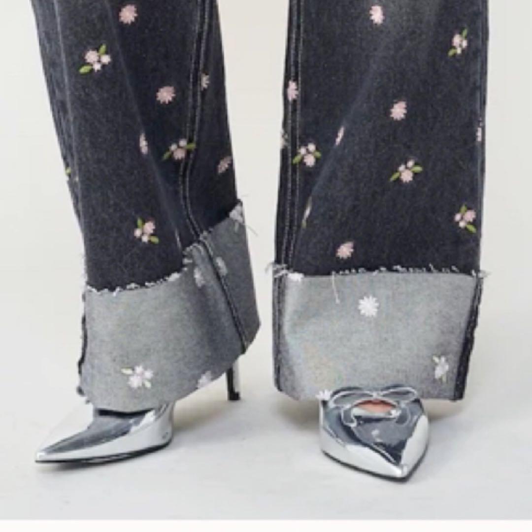 新品タグ付き　スプリングフラワーデニムパンツ　M