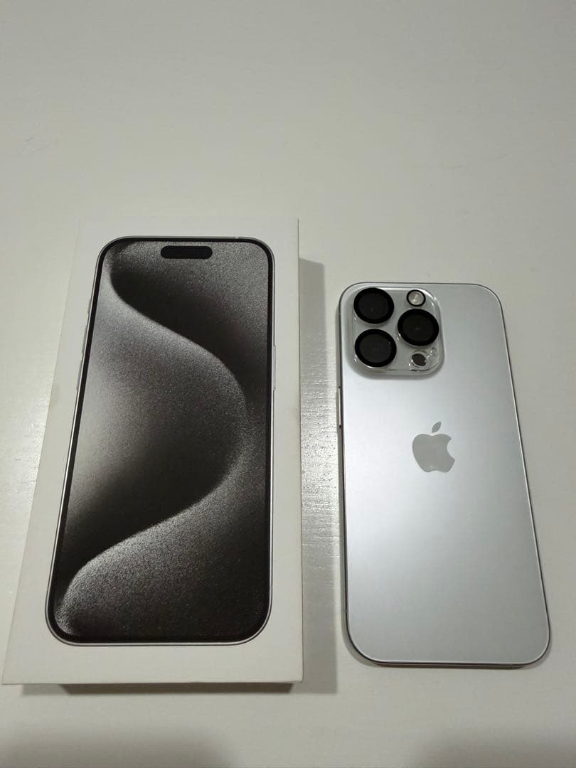 iPhone 15 Pro 256GB ホワイトチタニウム（SIMフリー）