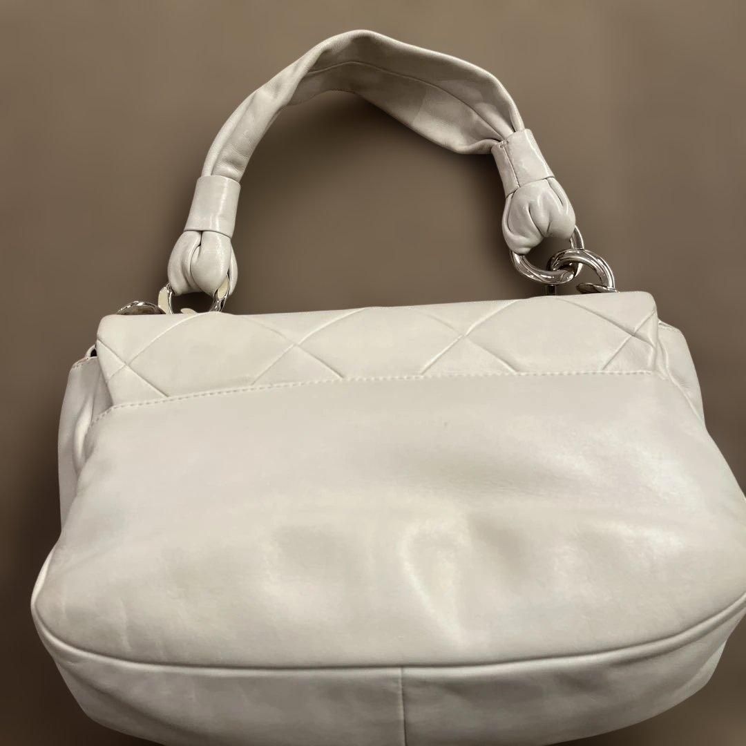 CHANELアイボリーバッグ