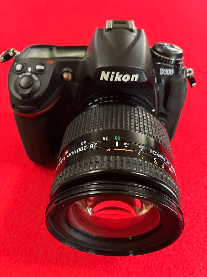 衝撃 決算大値下げ！新品同様！Ｄ300 驚きのＳ数301回　35-70mmズ-ム