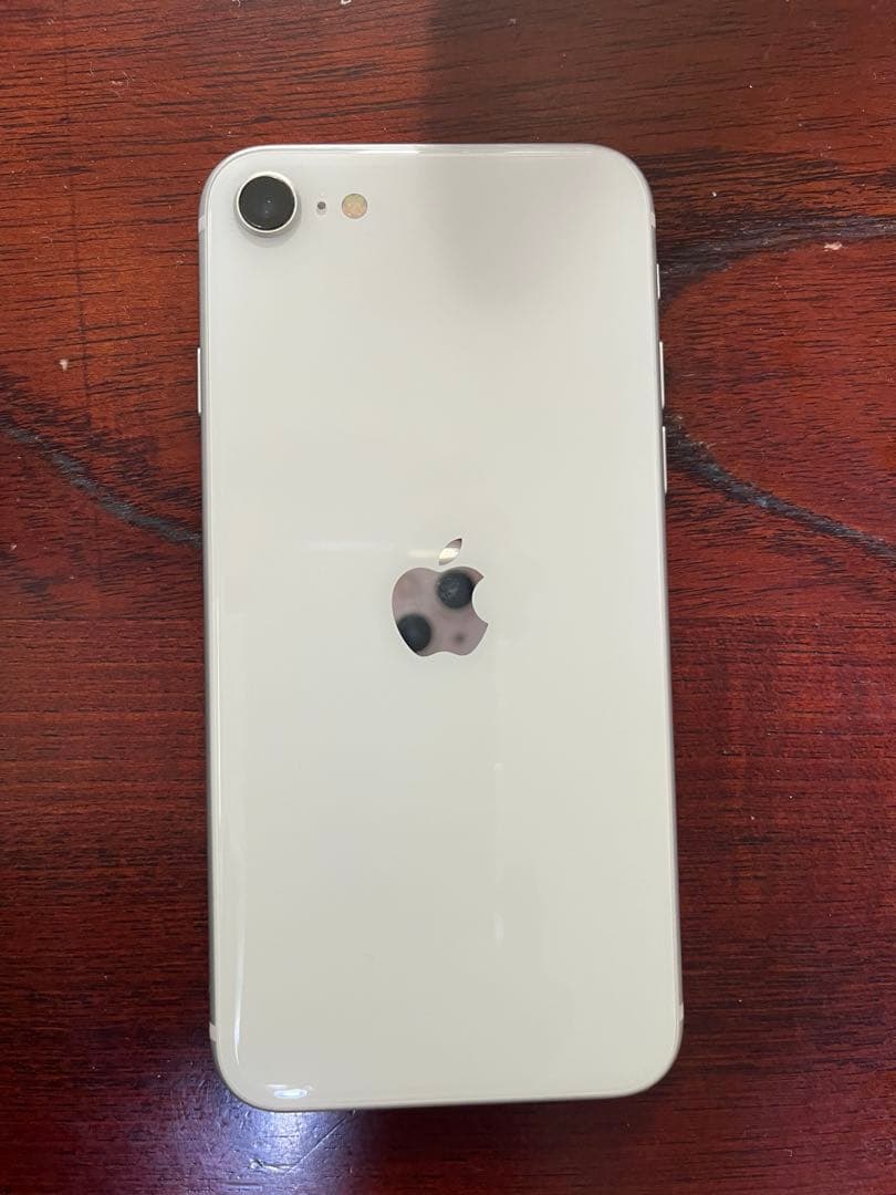 iPhone SE 第二世代　ホワイト