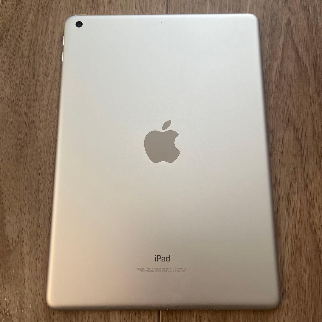iPad (第6世代) 32GB Wi-Fi シルバー
