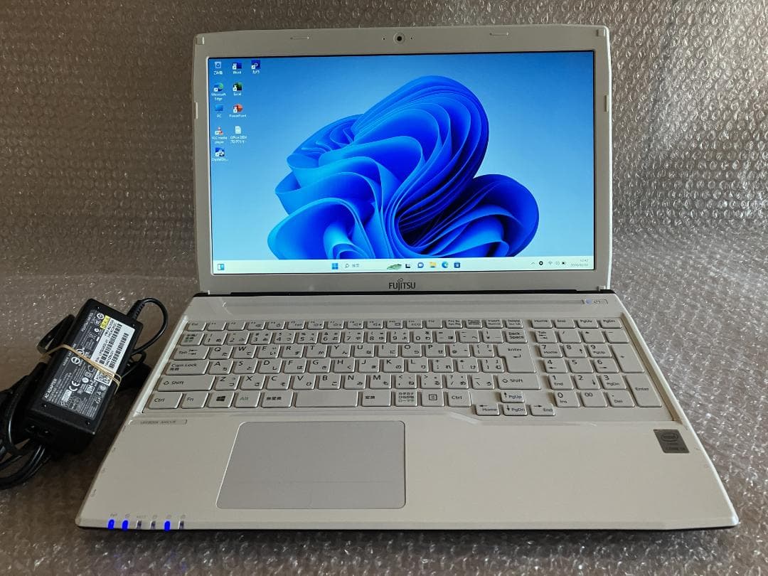 超超美品 Gore i3 起動約 22秒 新品SSD 512GB メモリ 8GB