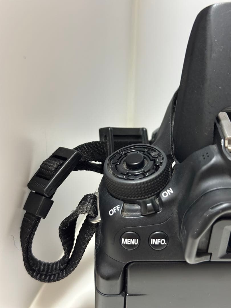 Canon EOS 70D 一眼レフカメラ　初心者向け　欠損あり　おまけ付き