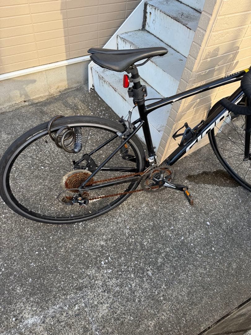 黒いロードバイク 700C