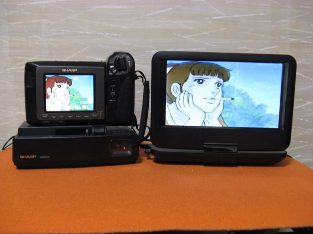 動作OK❗️☆シャープの液晶Hi8/8ミリビデオカメラ・VL-HL50