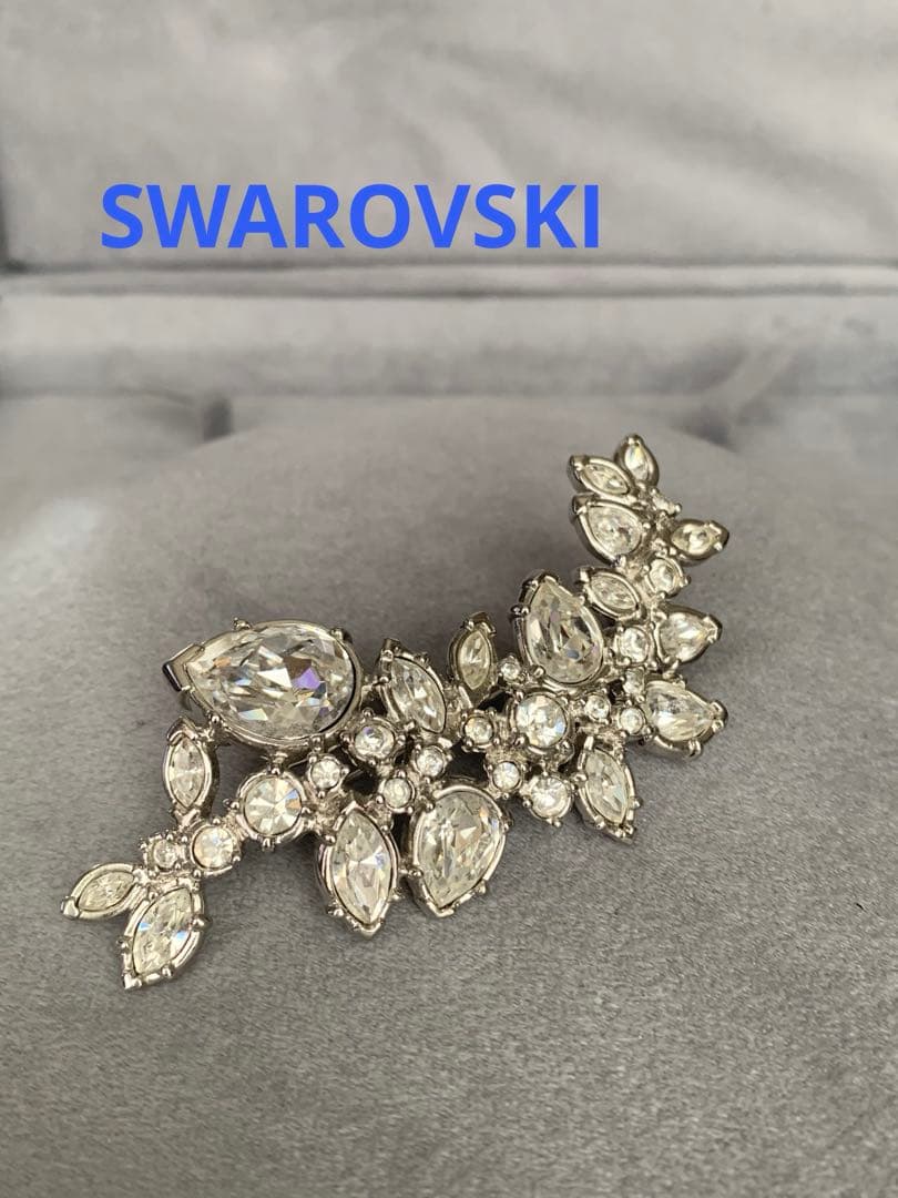 専用です。☆SWAROVSKI☆きらきらクリア　ロングブローチ/シルバー