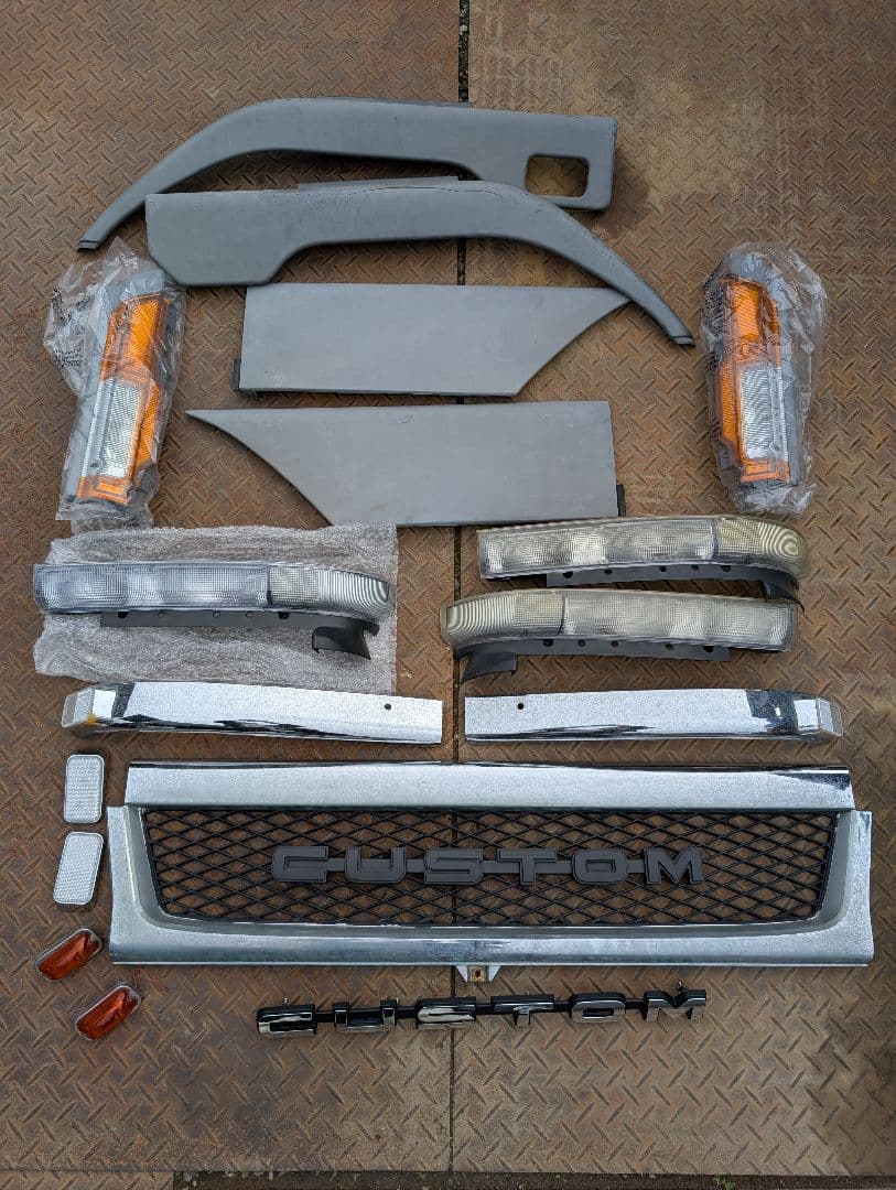 newキャンターグリルウインカー他　現状中古ジャンク品