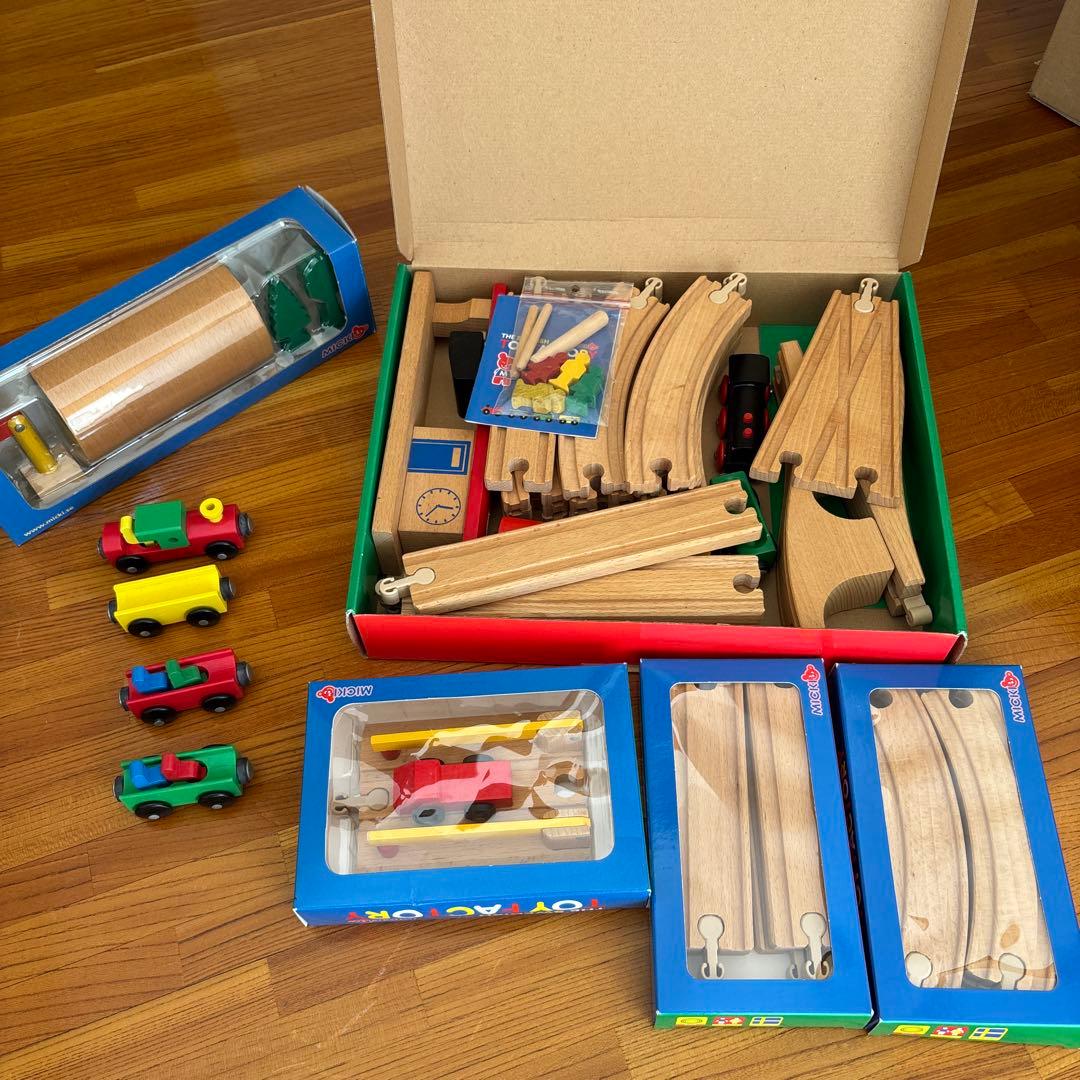 MICKI社　木製トレインセット 基本セット　遮断機　トンネル