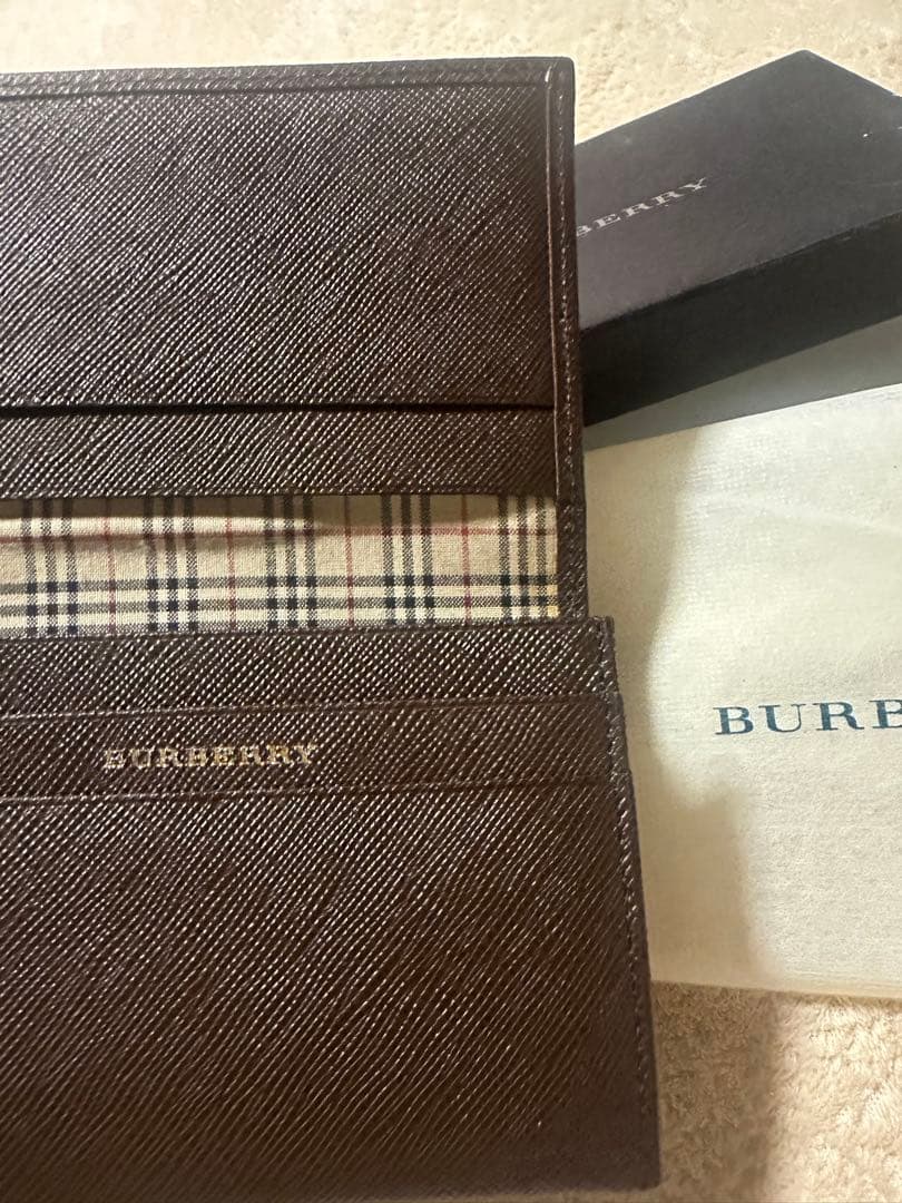 BURBERRY 新品レザーカードケース　ブラウン 名刺入れ