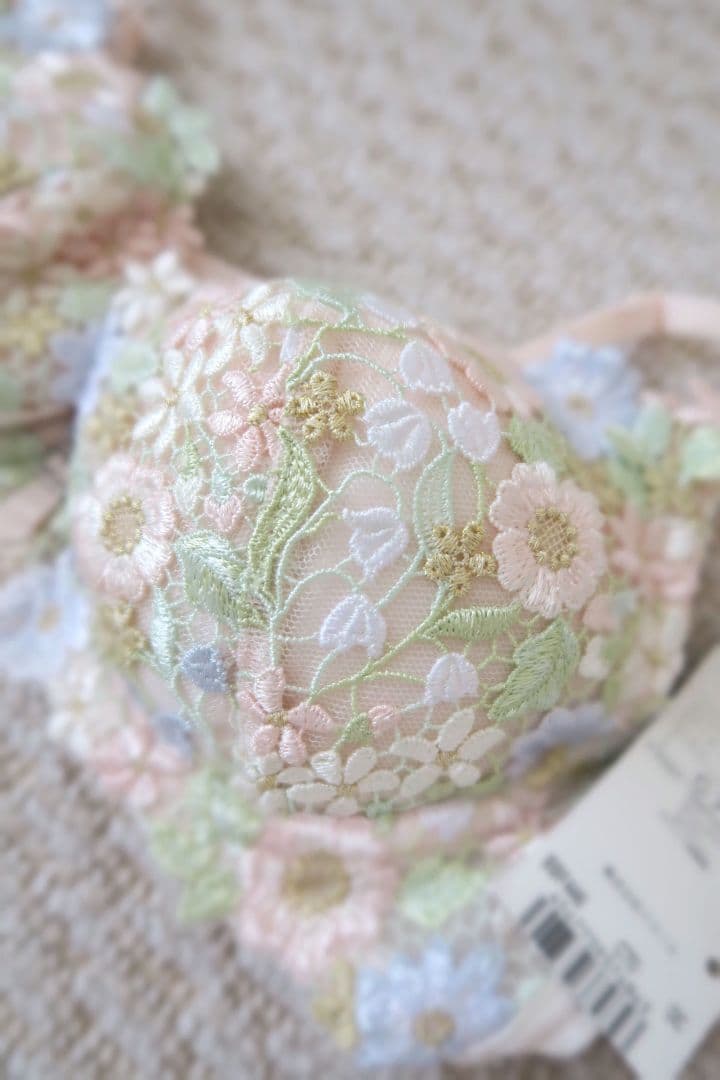 ワコール　トレフル　ブラジャーショーツキャミソール3点