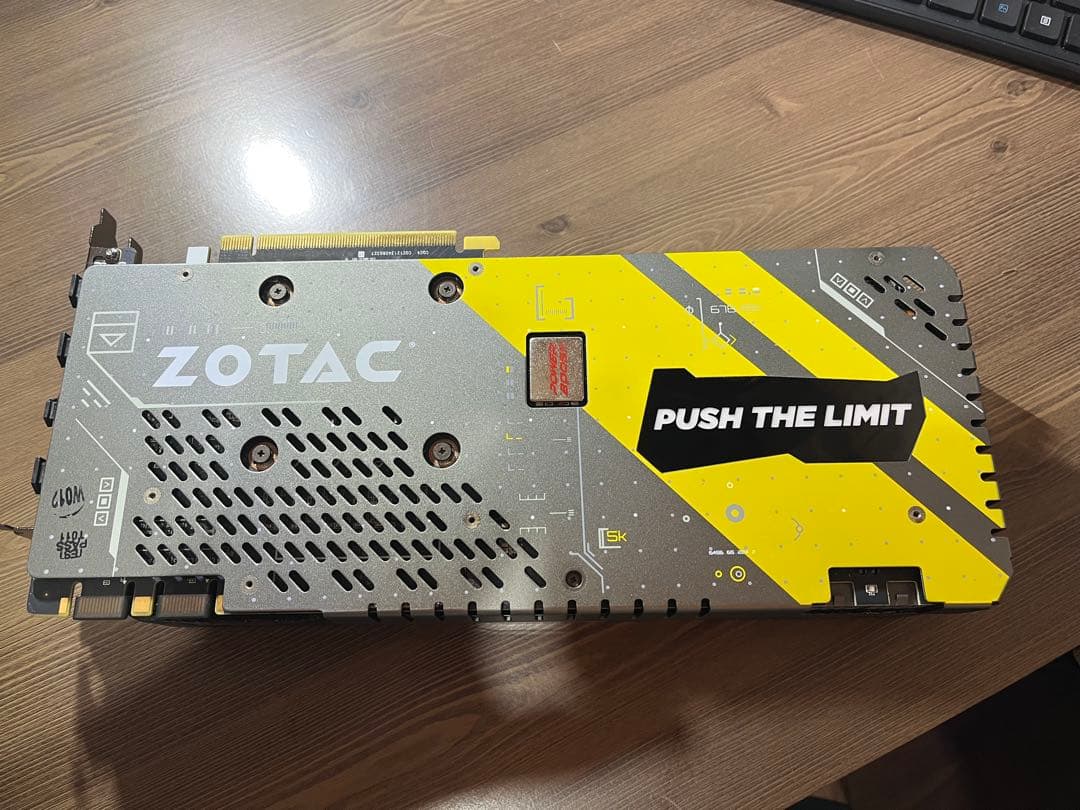 グラフィックボード・グラボ・ビデオカード ZOTAC GeForce GTX 1070Ti AMP!