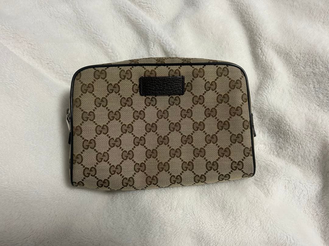 ル*フ様 GUCCI ボディーバック