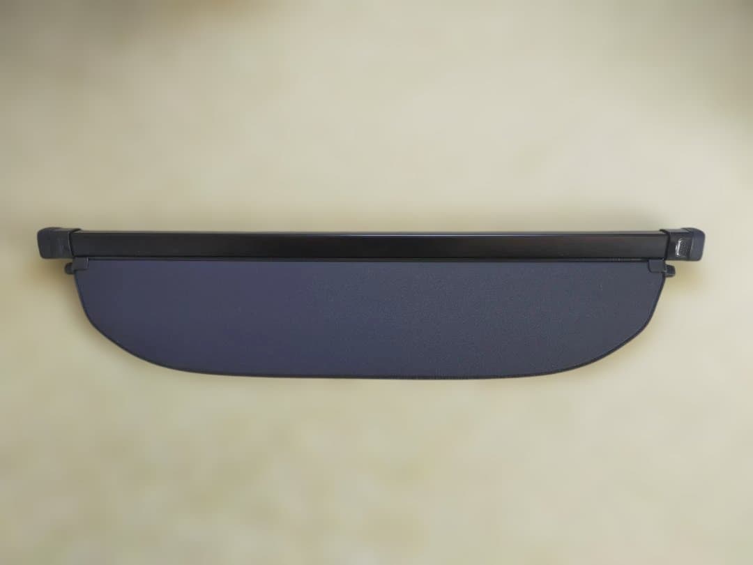 カローラツーリング　純正トノカバー