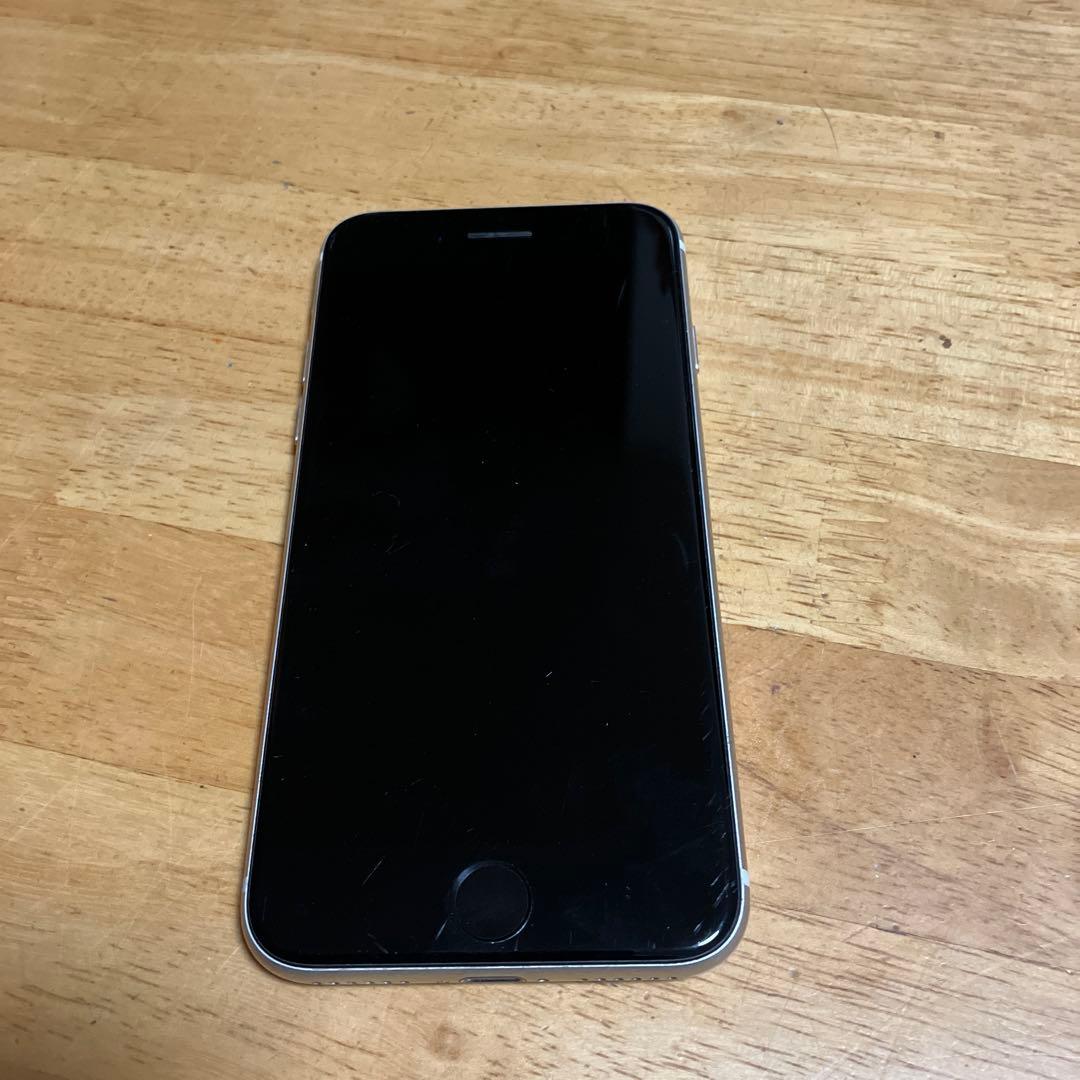 Apple iPhone SE ホワイト