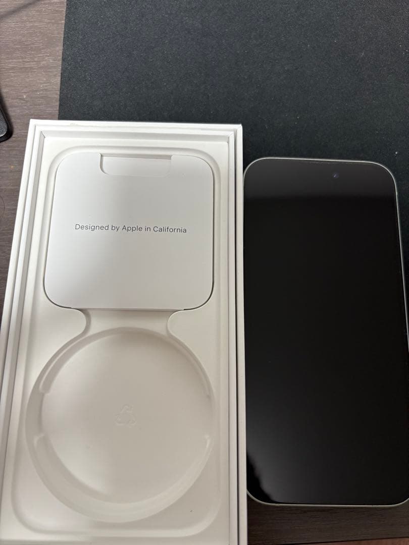 iPhone 15 256gグリーンSIMフリー　保護フィルム付き