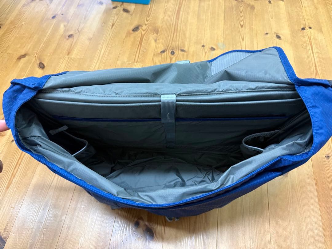 mont-bell メッセンジャーバッグ ネイビー