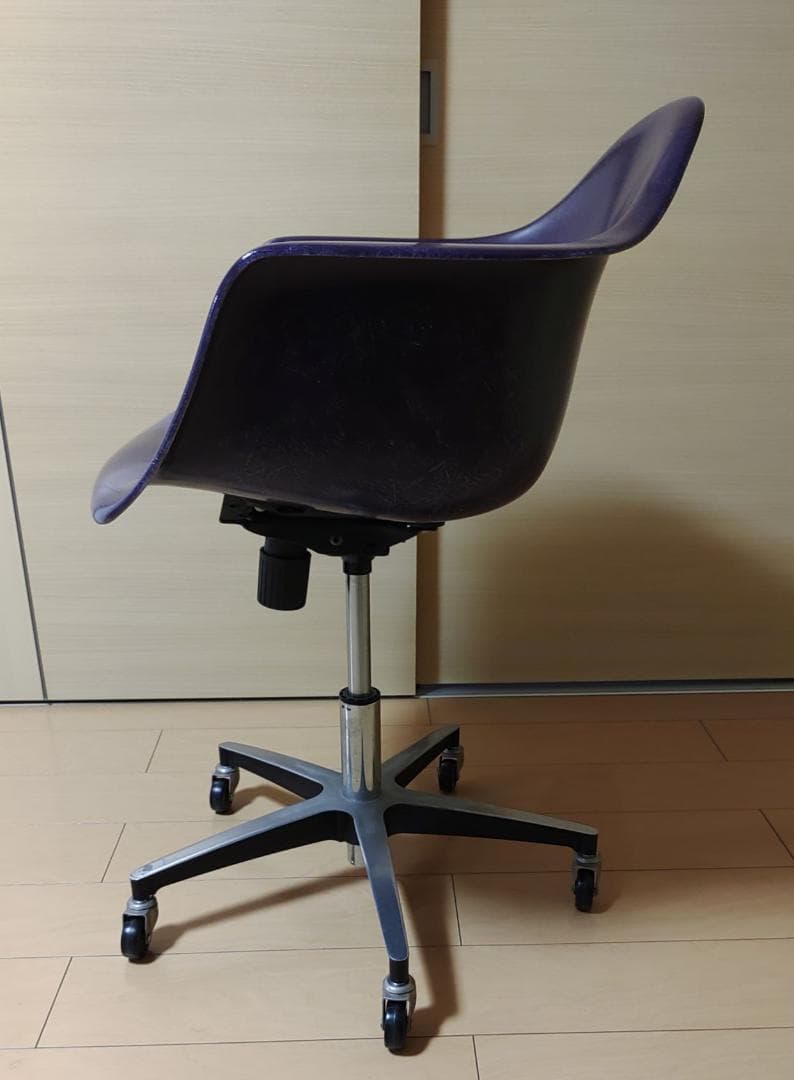 アームシェルチェア　イームズ　モダニカ　ファイバーグラス