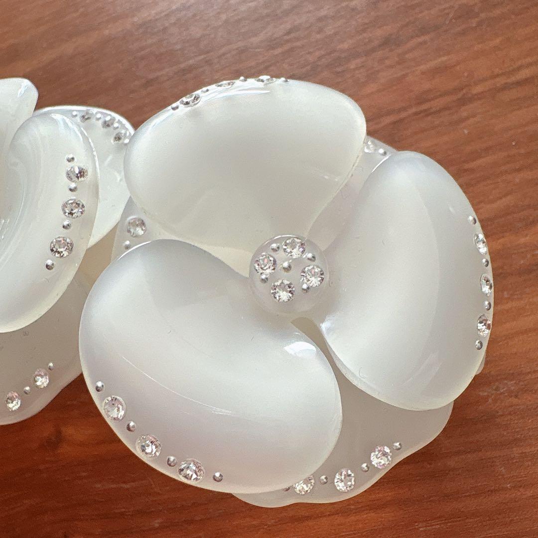 ALEXANDRE DE PARIS カメリア ホワイト 双子カメリア バレッタ