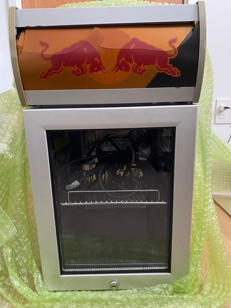 Red Bull 冷蔵庫 B級品（全面上部レッドブルマーク分破損あり）
