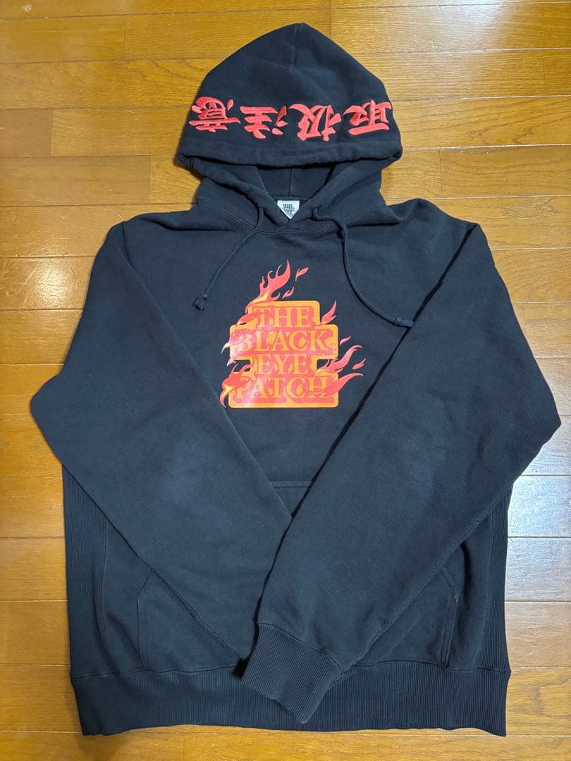 ブラックアイパッチ パーカー 取扱注意 炎 レア