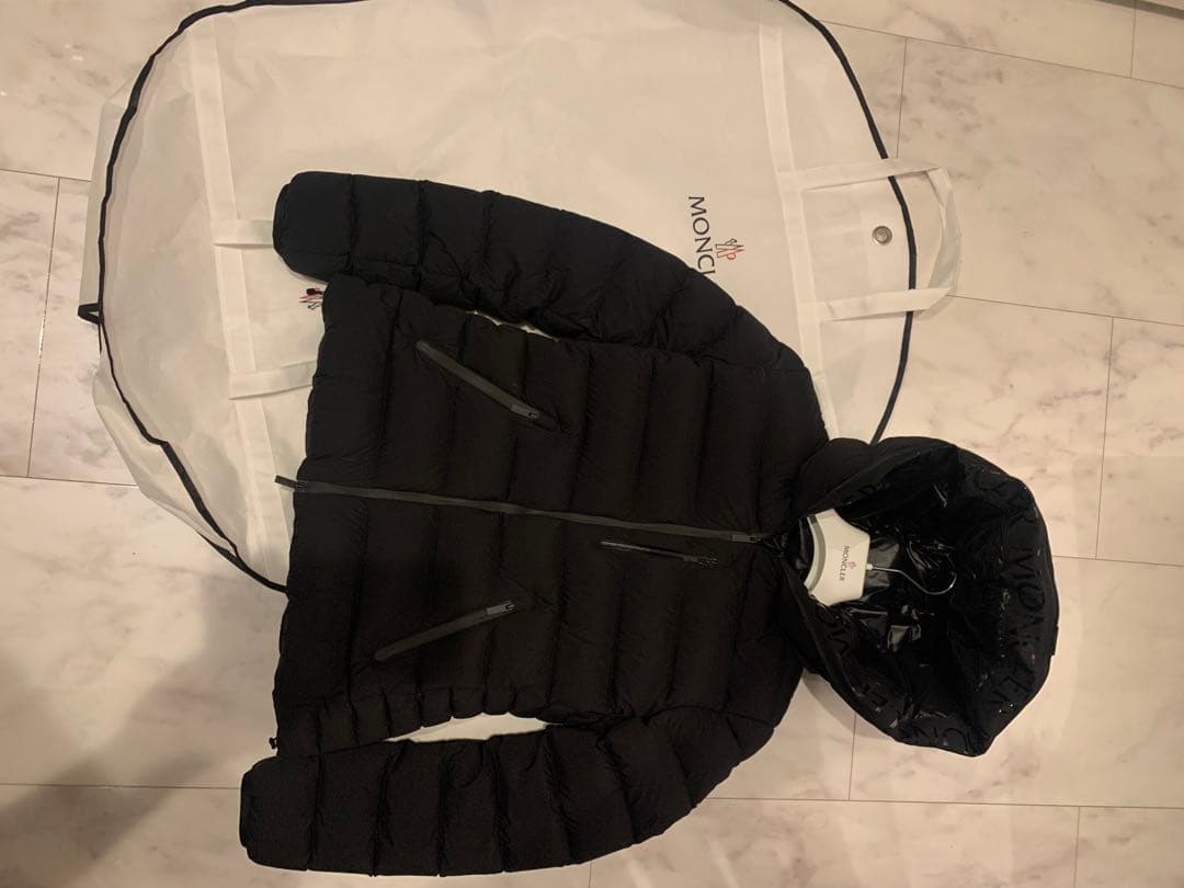 美品　激安　MONCLER モンクレール ハンガー＋ガーメント　ダウンジャケット