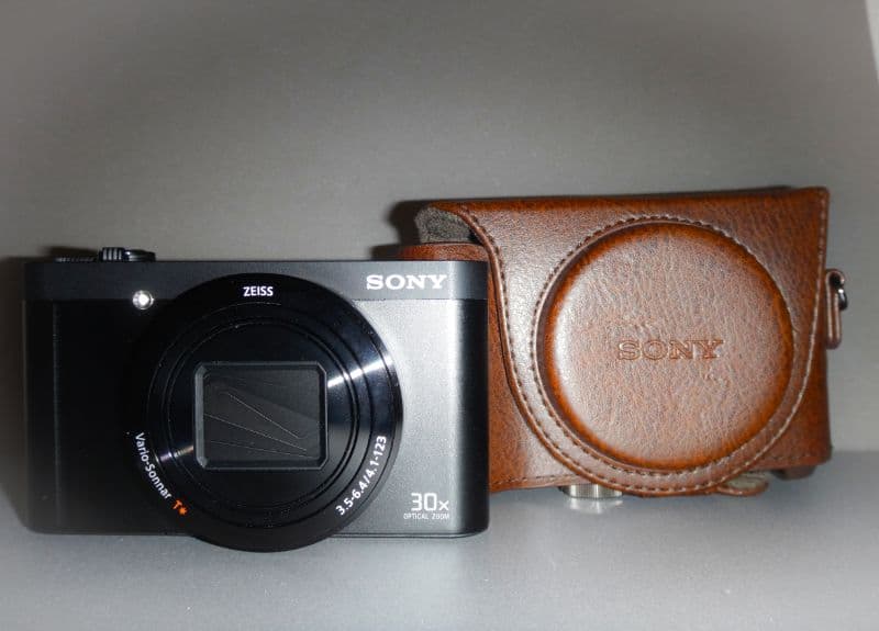 SONY DSC-WX500 ブラックとレザーケース