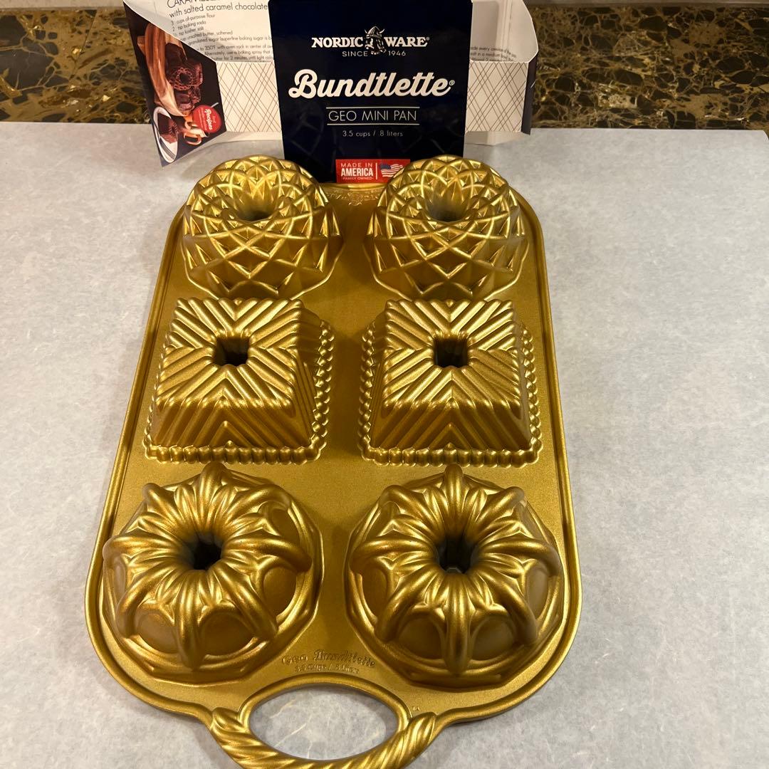 値下げ【新品】ノルディックウェア ゲオ Nordic Ware Geo ケーキ型