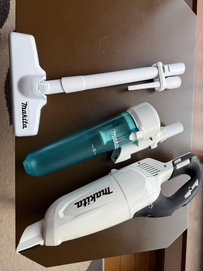 マキタ　カプセル式　掃除機　18V