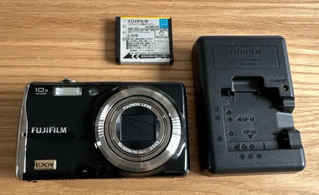 動作品 FUJIFILM FinePix F80EXR デジタルカメラ ブラック