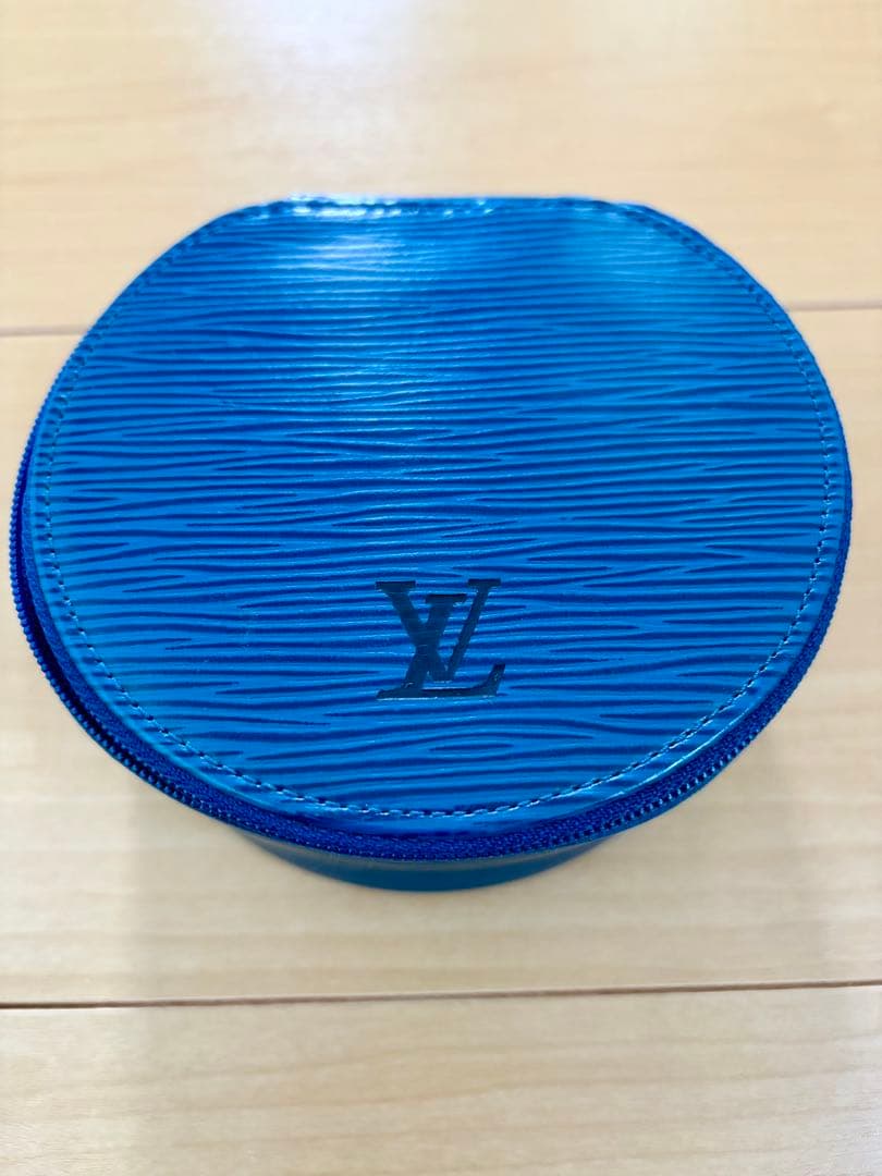 ルイヴィトン小物入 ほぼ使用せずに自宅に保管してありました。