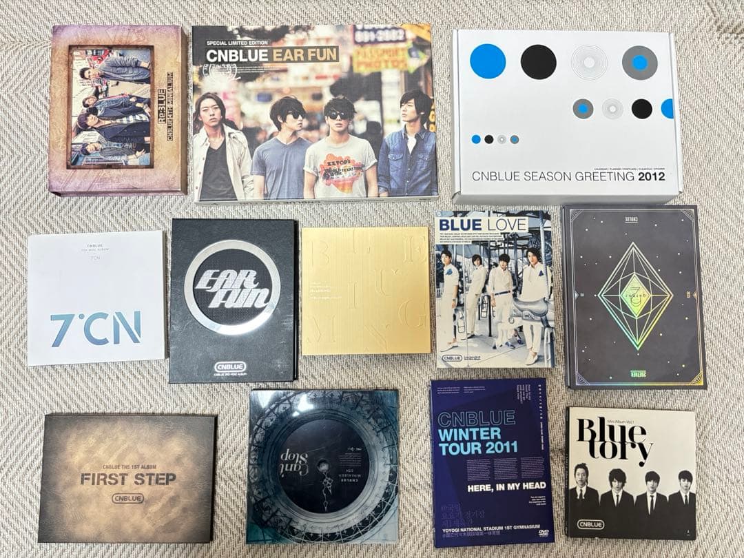 【希少・未開封あり】CNBLUE 豪華12点まとめ売り（ヨンファ等トレカ3枚付）