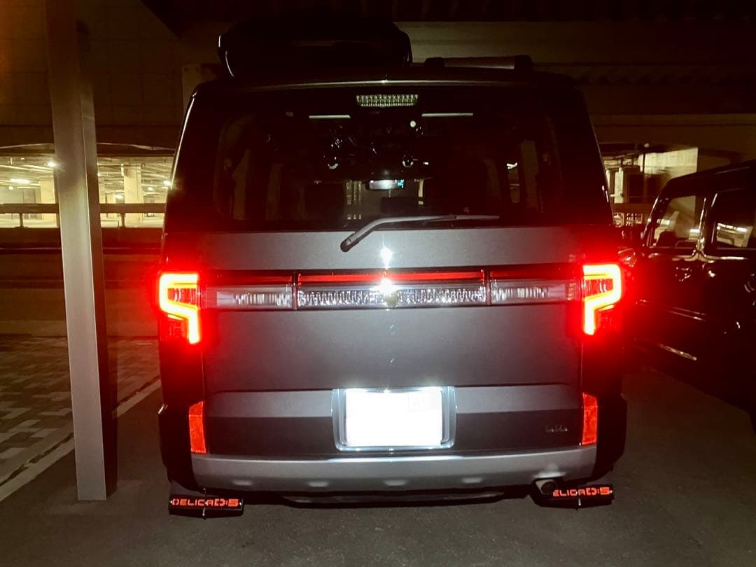 デリカD5 マッドフラップ赤（反射シート付）後期型専用 SUS304#400