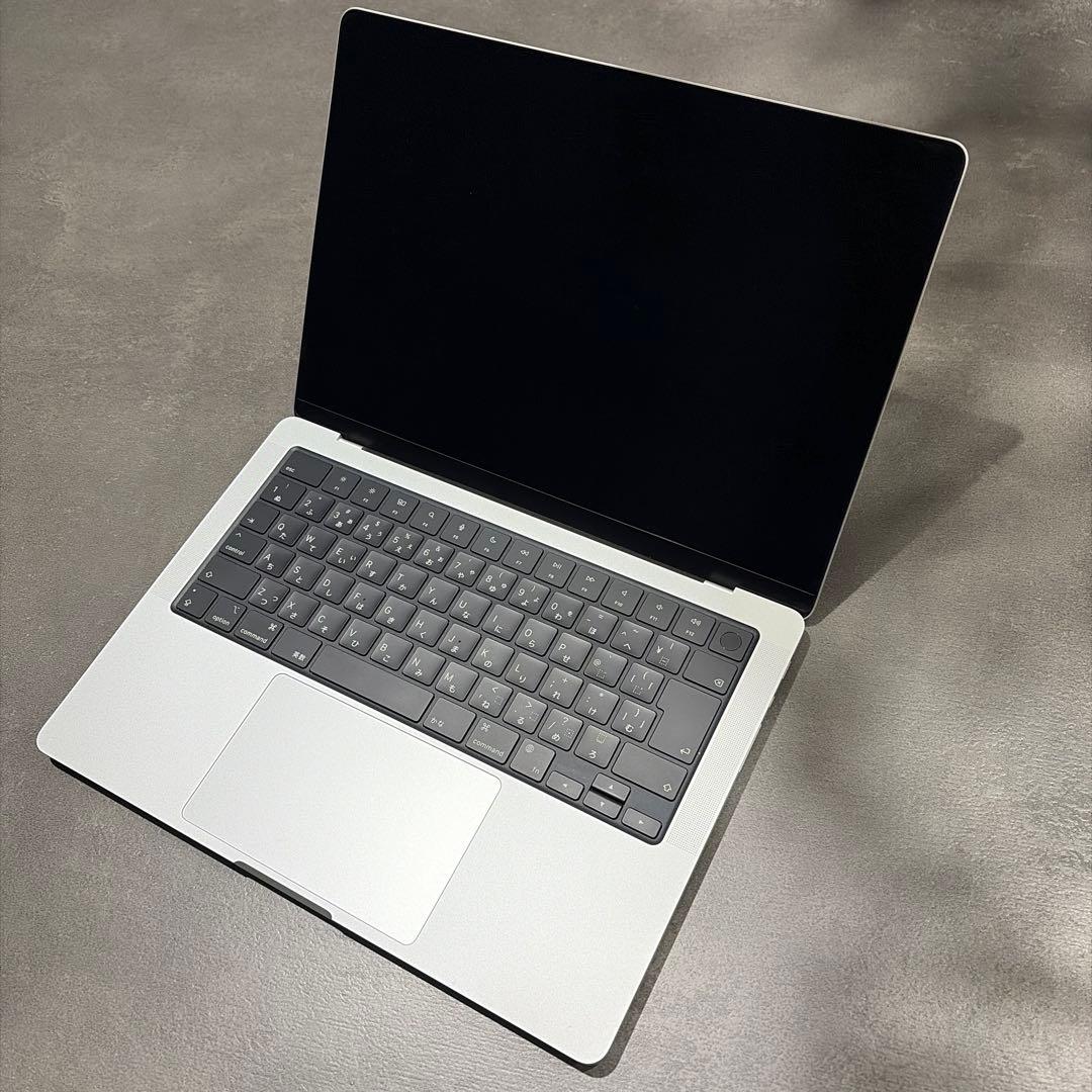 MacBook Pro M3 18GB/516GB シルバー