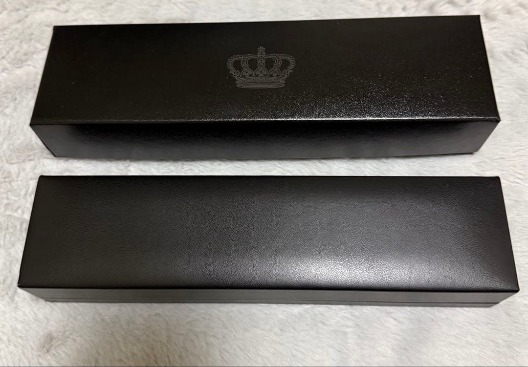 ジャスティンデイビス　TINY CROSS ゴールドフィニッシュ ネックレス