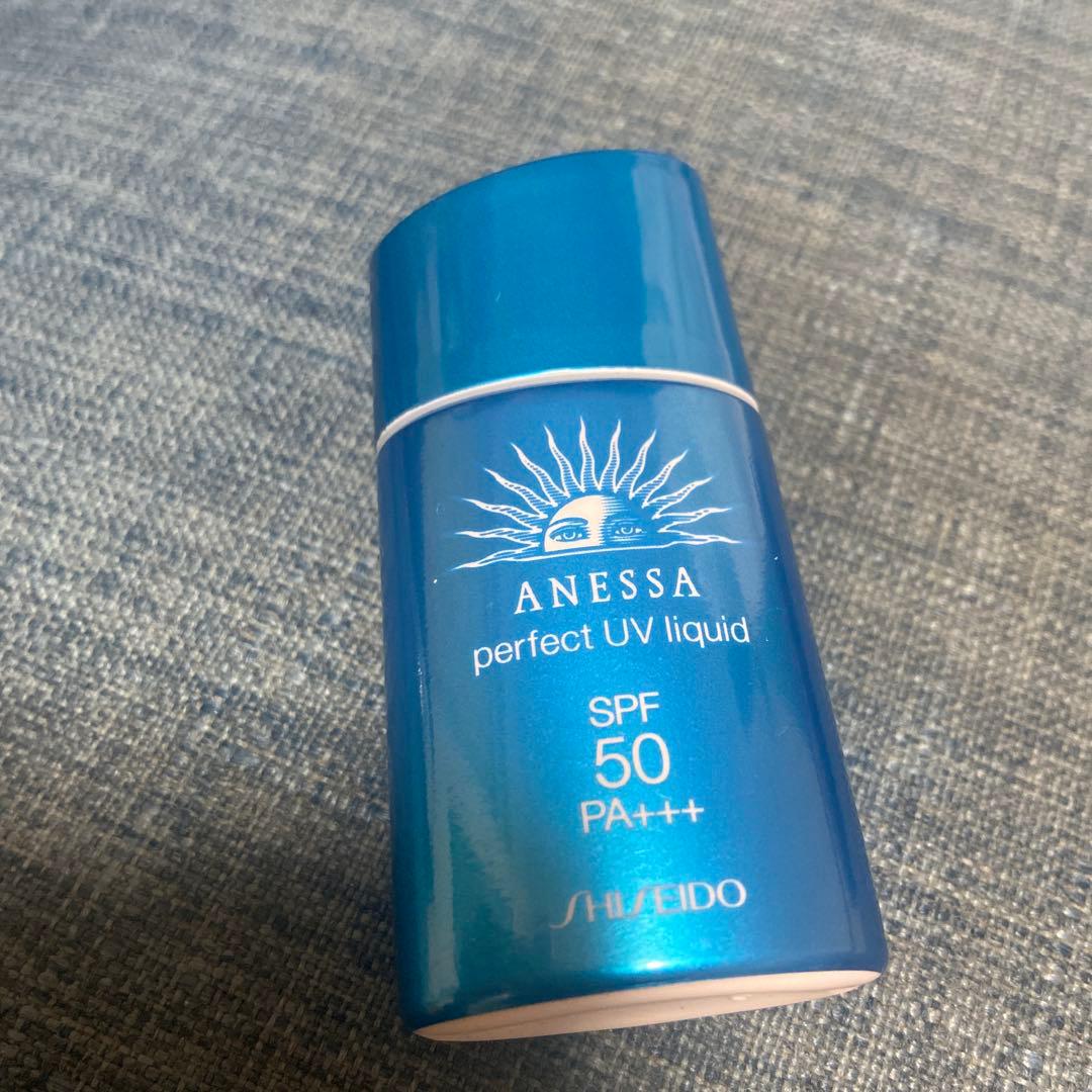 アネッサ　パーフェクトUVリキッド　ファンデーション　オークル10