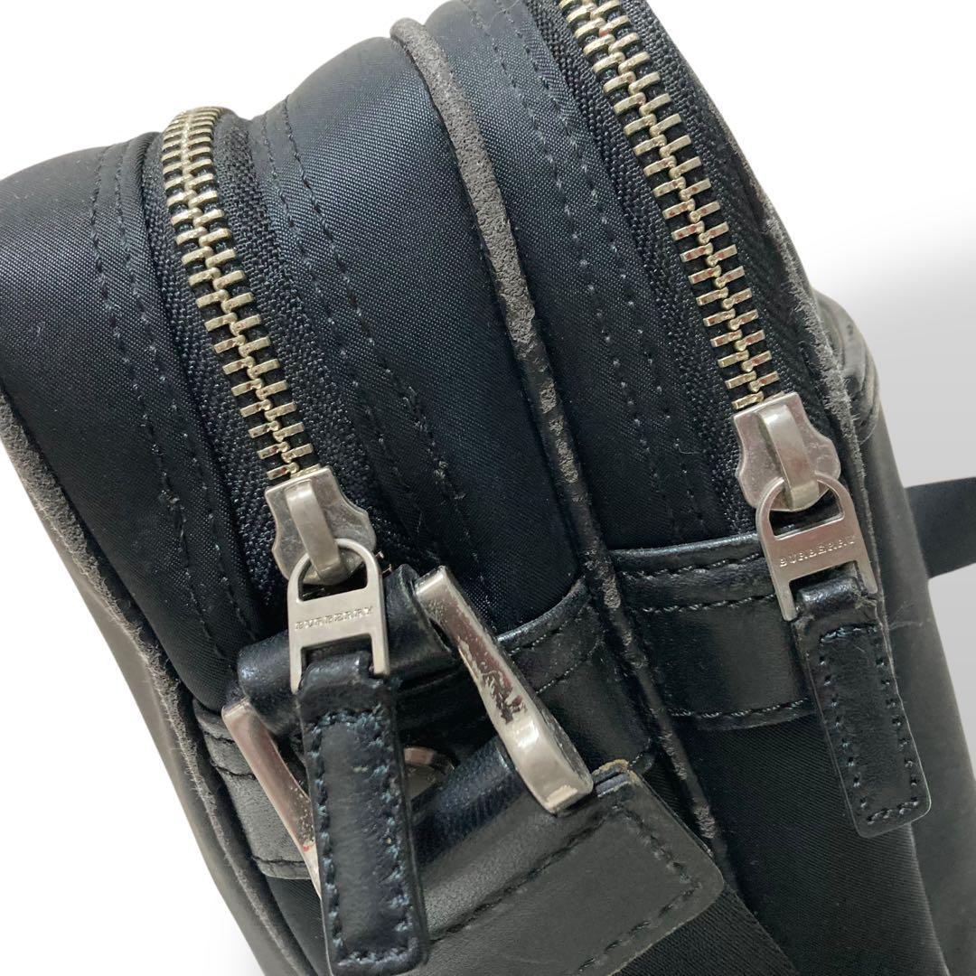 【良品】バーバリー　メッセンジャーバッグ　ショルダー　黒　ノバチェック　ナイロン