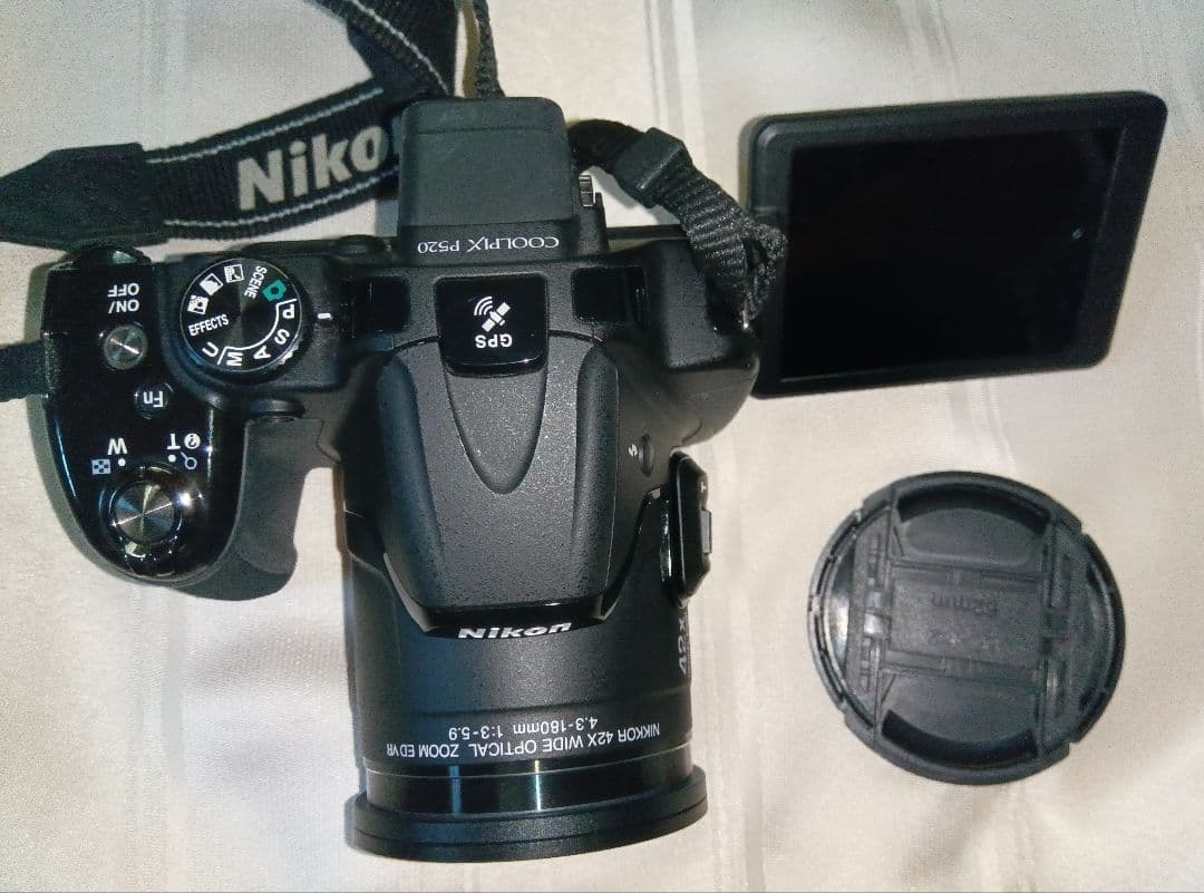 お得です！ COOLPIX P520 デジタルカメラ　42倍　すぐ使えます!!