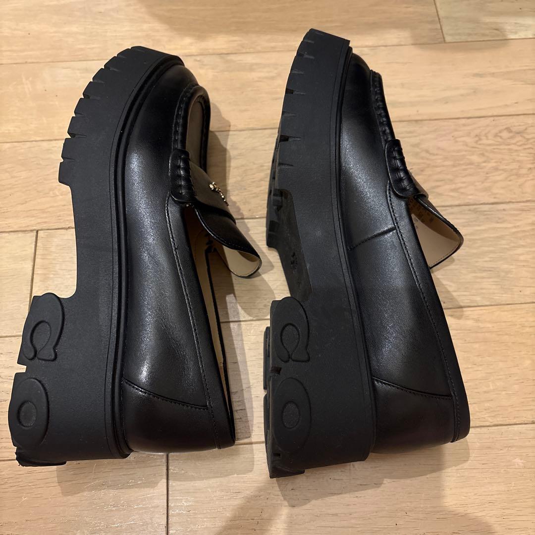 黒coachローファー