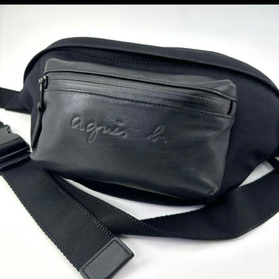 アニエスベー ボディーバッグ。