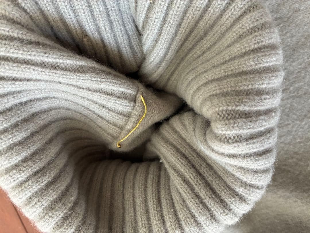 ドウーズィエムクラスミドルゲージタートルセーター