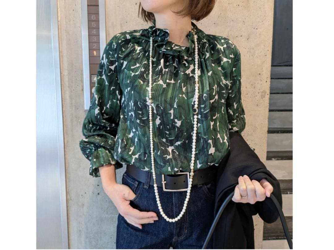 theory luxe 25AW 透け感　スタンドカラーブラウス　被りタイプ