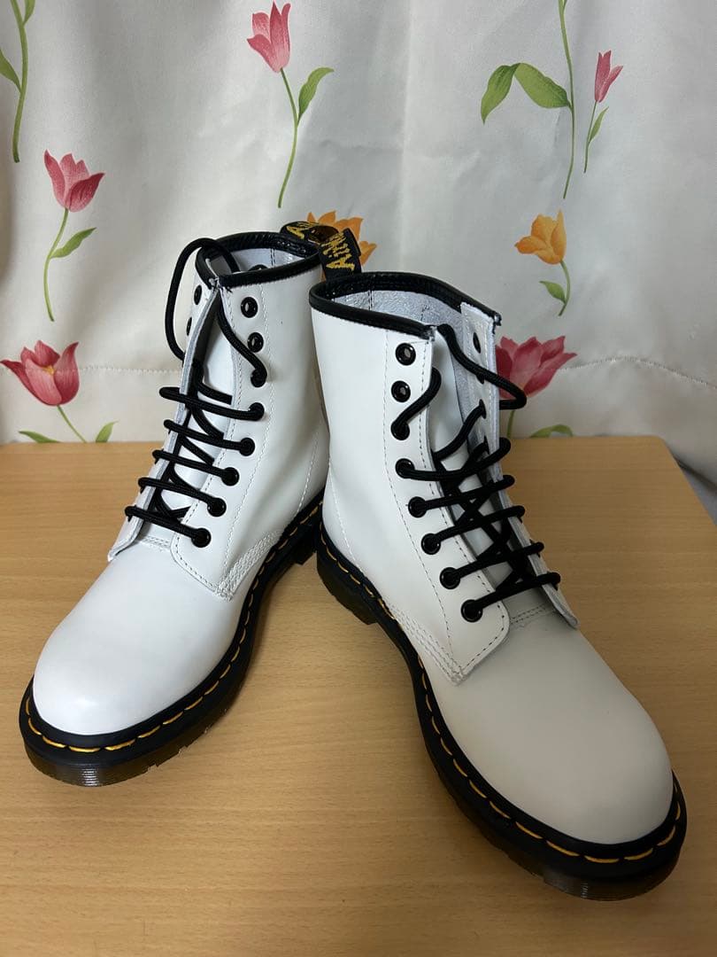 Dr. Martensドクターマーチン 8ホール 1460白 UK5