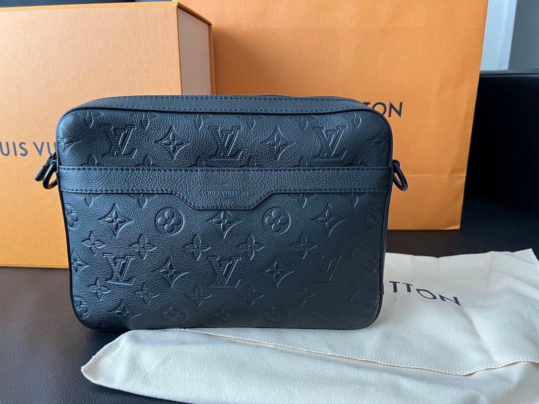 新品同様◎ルイヴィトン トリオ•メッセンジャー モノグラム・シャドウM46602