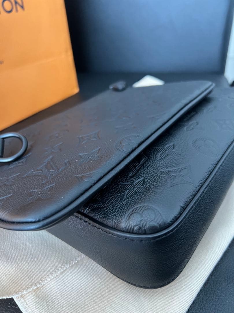 新品同様◎ルイヴィトン トリオ•メッセンジャー モノグラム・シャドウM46602