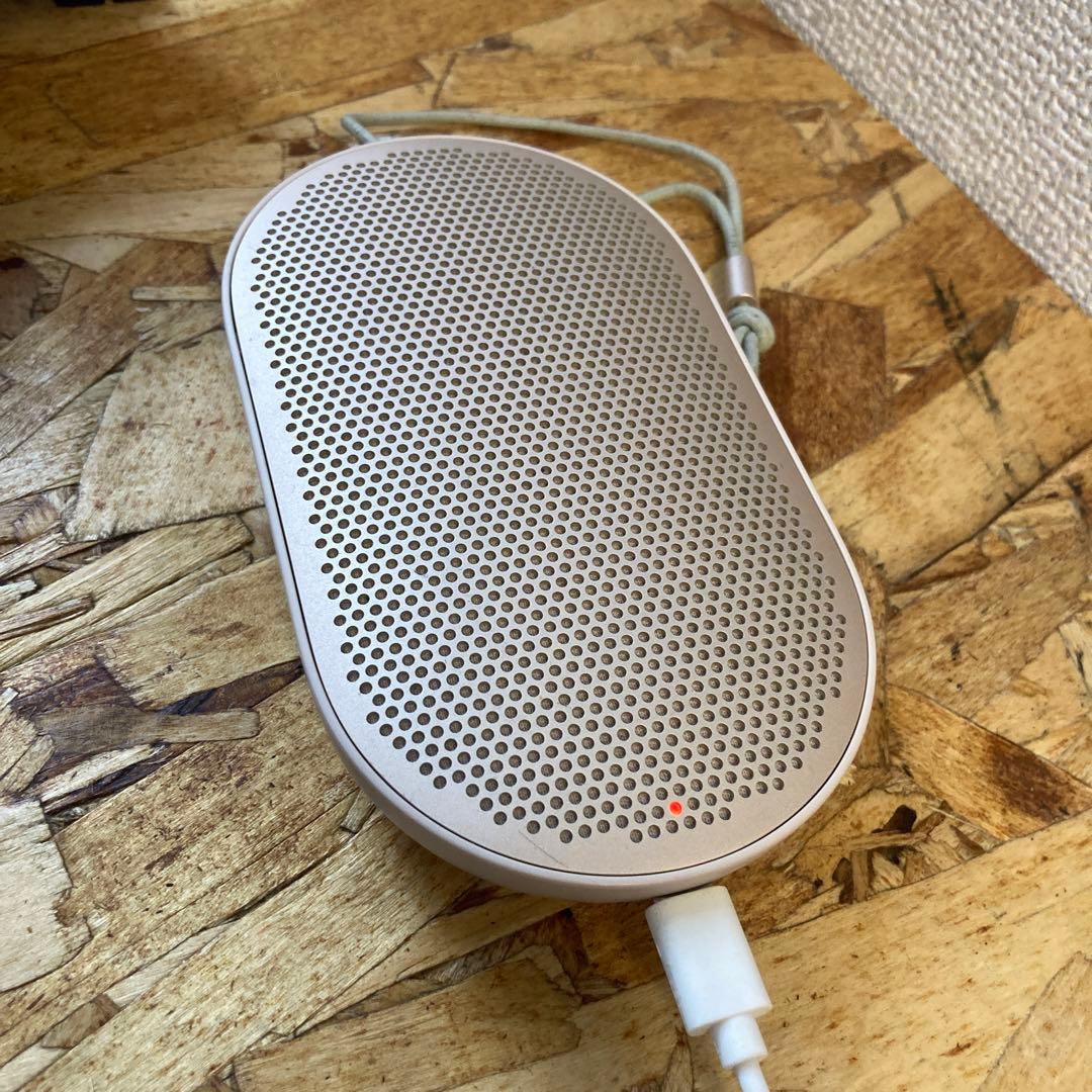 Bang & Olufsen BeoPlay P2（ケースつき）