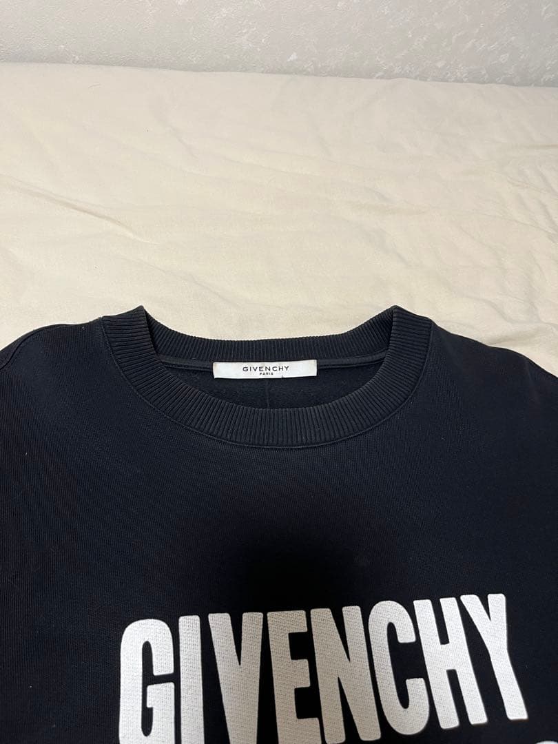 【最終値下げ】GIVENCHY（ジバンシー）スウェット