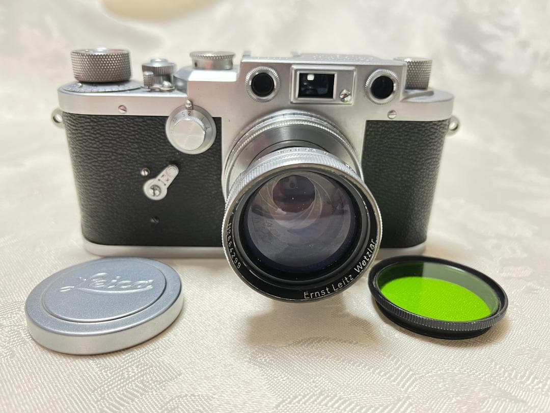 Leotax ライカコピー　レッドダイヤルカメラ とライカSumitar 50